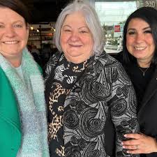 Engaging discussions this morning during my mobile office at Shuk in The  Mix at Chatswood Place. Great to speak with local resident and bus driver  Herman Mahmur about the challenges for our