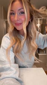 Lydia Hollis's Instagram, Twitter & Facebook