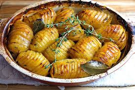Pommes De Terre Boulangeres Sips Nibbles Bites Recipe Recipes Potatoes Roast Chicken