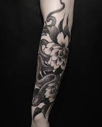 In covered in ink by beverly yuen thompson, she interviews heavily tattooed women in washington, miami, orlando, houston, long beach, and seattle from 2007 to 2010 using participant. Forearm Tattoo Women Snake Novocom Top