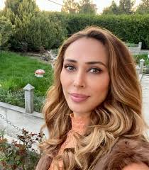 She is known for her work on dansez pentru tine (2006), ferma vedetelor (2015) and race 3 (2018). Iulia Vantur Decizie NeaÈ™teptatÄƒ DupÄƒ È™ase Ani De RelaÈ›ie Cu Salman Khan MÄƒ Intorc AcasÄƒ Spectacola Ro