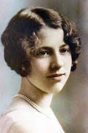 Lillian Hoover's Instagram, Twitter & Facebook