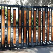 Memberi kesan mewah pada rumah minimalis memang bisa saja dilakukan. Pagar Minimalis Kombinasi Kayu Meranti Shopee Indonesia