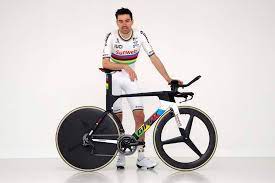 Frank mathias ag2r citroën team. Dumoulin S New World Champion Kit Road Bike Action