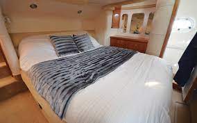 Well you're in luck, because here they come. Secondhand Boat Buyers Guide 4 Of The Best 45ft Flybridge Yachts For Sale