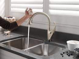touchless kitchen faucet