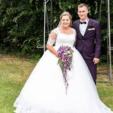 Juni in den hafen der ehe eigefahren. Die Geissens Eine Schrecklich Glamourose Familie Startseite Facebook