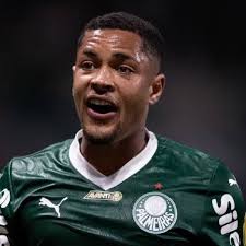 Rafael Lisboa (@RafaelLisboa97)