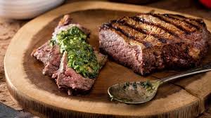 Plato de carne asada servido en plato blanco. El Disputado Origen Del Chimichurri La Famosa Salsa Que Une A Los Argentinos Bbc News Mundo