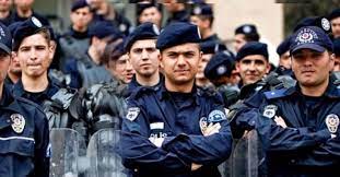 Polis adayı olmak isteyen on binlerce öğrenci yks sonuçları sonrası gözlerini polislik taban puanları ve tercih şartlarına çevirdi. Polislik Taban Puanlari 2020 Pmyo Polislik Taban Puanlari Gundem Haberleri