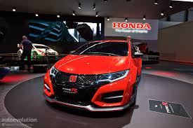 Harga honda civic hatchback terbaru february 2021 mulai dari rp 499 juta. Honda Summons Devilish New Civic Type R For The Road Track Video Live Photos Autoevolution