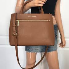 Black And Brown Mk Purse Nwt Michael Kors Bag Hailee Medium Brown Leather Satchel Cross Body Handbag New Handbags Michael Kors Brown Leather Satchel Brown Handbag Cross Body