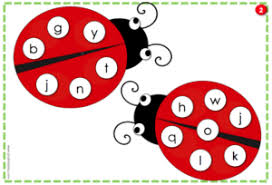 Il S Agit D Associer Les Pions Lettres Majuscules Aux Lettres Scriptes Des Coccinelles Il Y A 4 Planches Avec Toutes Les Le Jeux Alphabet Alphabet Coccinelle