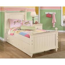 Mattress and foundation/box spring sold separately. Cottage Retreat 4 Piece Poster Bedroom Set In Cream