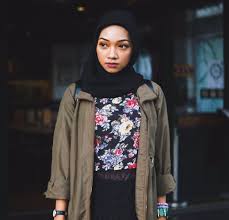 Ernisha atau nama sebenarnya erni nurshahira khairul zaman mengaku sudah tidak lagi. Satu Malaysia Tertipu Rupa Rupanya Aksi Kembar Neelofa Di Uji Bakat Mentor Hanya Gimik Kongsi Tular Semasa Forum Cari Infonet