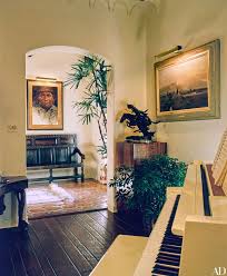 Burt reynolds was able to live out his final years at his longtime florida estate thanks to a loving landlord. Tour Burt Reynolds S Western Inspired Los Angeles Home Architectural Digest