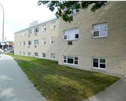 Offering a 1 bedroom suite for $949.00 per month in a quiet, secure building. 2 Br Apartment For Rent Henderson At Mcleod North Kildonan Winnipeg Affordable Apartment Housing Rental Properties Winnipeg