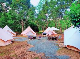 Jika anda pergi sana pada musim durian, anda mungkin boleh dapat makan durian percuma. Abg Manis En Twitter Bolehlah Plan Aktiviti Memanah Main Darts Board Games Bbq Waktu Glampping Ada Air Terjun Lagi Canopy Villa Glamping Park Janda Baik Https T Co Nyognsajdm
