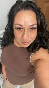 Valerie Bosley's Instagram, Twitter & Facebook