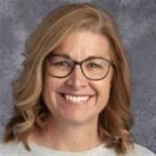 Principal Karissa Lang, inspired by teachers growing up, receives state  award