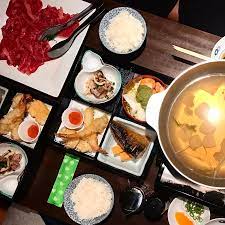 Setelah selesai sholat, kamu dapat mampir ke toko yang terletak di basement masjid. Ini 10 Restoran Halal Di Tokyo Siar Com