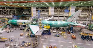 It is the world's largest twinjet. Wird S Am Boden Zu Eng Flugel Hochklappen Schiene Strasse Luft
