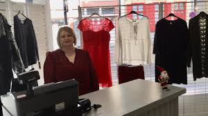 Le fauteuil de bureau : A Saint Omer Une Boutique De Vetements Pour Les Personnes Rondes A La Place Du Bureau De Change