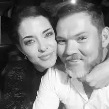 My vrou, my sielsgenoot, my beste vriend, my alles. Baie dankie vir 12  jaar. Ek het jou lief, 'n bietjie meer elke dag. Jy kleur my lewe in...  Love you poeps