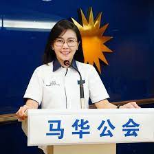 Открыть страницу «nicole wong» на facebook. Malaysian Chinese Association