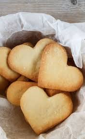 Recette Petits Sables Faciles En Video Recette Recette Petit Sable Recette Sable Facile Sable Facile