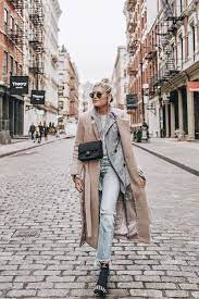 Winter Layering Ideas From The Streets Of New York I Love That She Puts The Blazer Under The Coat New York Winter Outfit Nyc Winter Outfits New York Outfits
