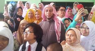 Semoga allah merahmati dan meninggikan derajat beliau, aamin belum diketahui secara persis, apa penyebab meninggalnya sang ulama. Biodata Syekh Ali Jaber Terlengkap Ulama Dengan Dakwah Yang Menyejukkan