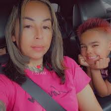 Bringing the world of aviation to the classroom! 🌎✏️ On Monday, team  members from Frontier's ACS, Ops, and Inflight departments hosted a special  visit for a group of 3rd grade students to