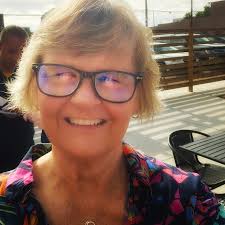 I recently had the pleasure of being featured for a studio interview with  the Captn's Lounge. I love the energy Nigel Aves brings to "the table"  during our interview and I'm so