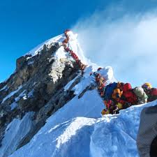 A Deadly Day Of Chaos At The Top Of Mount Everest Top Of Mount Everest Mount Everest Mount Everest Deaths