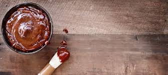 La salsa barbecue, detta anche salsa bbq, è una ricetta americana ormai diffusa in tutto il mondo, perfetta per accompagnare le carni. Salsa Bbq Come Prepararla A Casa Ricetta Tradizionale E Versione Bimby