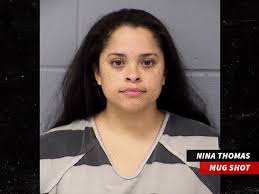 Cầu thủ 26 triệu USD "tòm tem” mỹ nhân, vợ bắt được chĩa súng bắn luôn