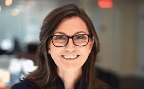 Quy tắc đầu tư vàng] Ngôi sao đang lên Cathie Wood với khối tài sản quản