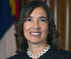 Loretta Biggs's Instagram, Twitter & Facebook