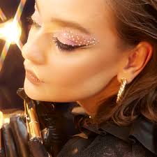 Amazon.com : Volumizing Mascara Vivienne Sabo CABARET PREMIERE Artistic  Volume Mascara (05 Brown) : Beauty & Personal Care