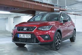 18/06/2018 con el acabado fr, el seat ateca se viste con el traje deportivo y, además de lucir 30/05/2018 el ateca llegó al mercado en 2016, y es el primer suv de seat. Seat Arona 1 5 Fr 2018 Alltagstest Preise Ausstattung Technische Daten
