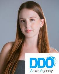 Sarah Plumb's Instagram, Twitter & Facebook