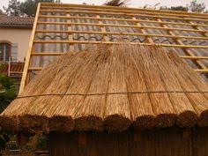 Un Toit De Chaume Le Monde De Brazihou Toit De Chaume Toit Idees Pour La Maison