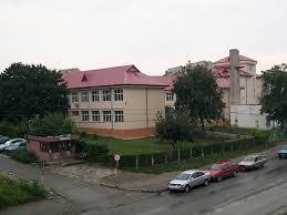 Şi oferă servicii educaţionale unei comunităţi mai mari decât circumscripţia şcolară arondată. Strada Tudor Vladimirescu Municipiul BotoÈani Mapio Net