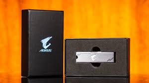 Gigabyte ud pro 512gb overview ︎ form factor: Gigabyte Aorus Rgb M 2 Nvme Ssd Review Rgb Comes To M 2 Tom S Hardware Tom S Hardware