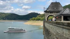 Letztes jahr noch an der spitze der beliebtesten sehenswürdigkeiten deutschlands, hat es schloss. Edersee Atlantis 2020 Versunkene Orte Tauchen Aus Dem Edersee Auf Wandern In Der Heimat Urlaub Outdoor Reisen