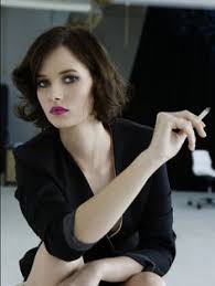 Urodziła się w łodzi 24 listopada 1982 roku. Karolina Malinowska Net Worth