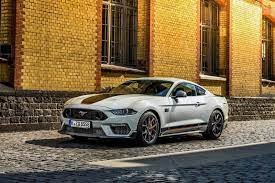 福特野馬（ford mustang）是由福特汽車公司所推出的跑車。 野馬原本的汽車平台是屬於第二代北美洲的福特獵鷹。原版的福特野馬i 4座位概念車改進成了1963年的野馬ii 雙座位的原型，是福特用於預測公眾將如何對於1962年中所推出的第一條生產的福特野馬。 Ford Mustang Mach 1 æ€§èƒ½é‡Žé¦¬éŠ·æ­æ´² æ‡‰æ˜¯æœ€ä¾¿å®œv8è·'è»Š æ€§èƒ½å‡ç´šå‰–æž åœ‹çŽ‹è»Šè¨Škingautos