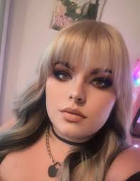 Black me kasi look lag rhi 🫣