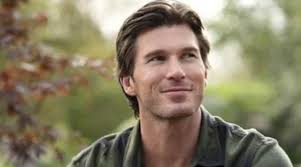 Hallmark is killing me with these older, tear jerker movies that I  apparently, nvr saw? Christmas With Tucker. How did I miss this...multiple  tissue boxes needed